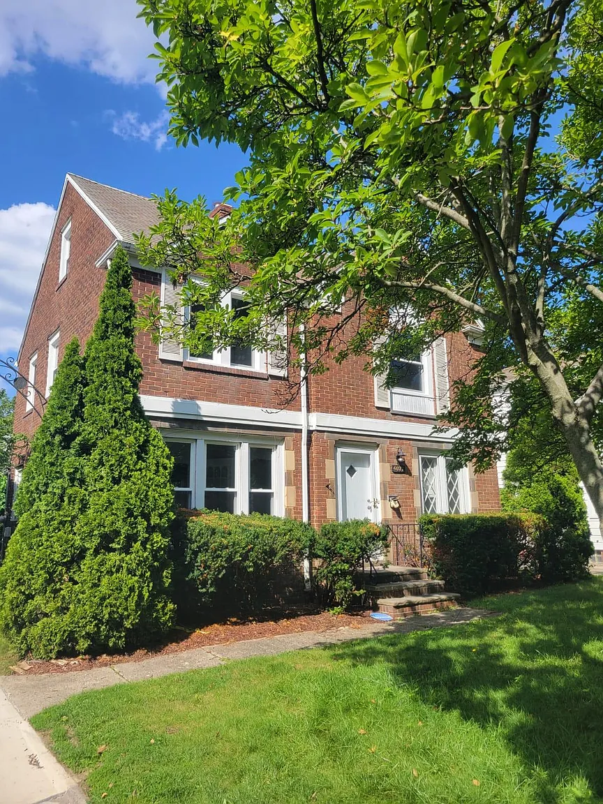 4077 Silsby Rd photo 1
