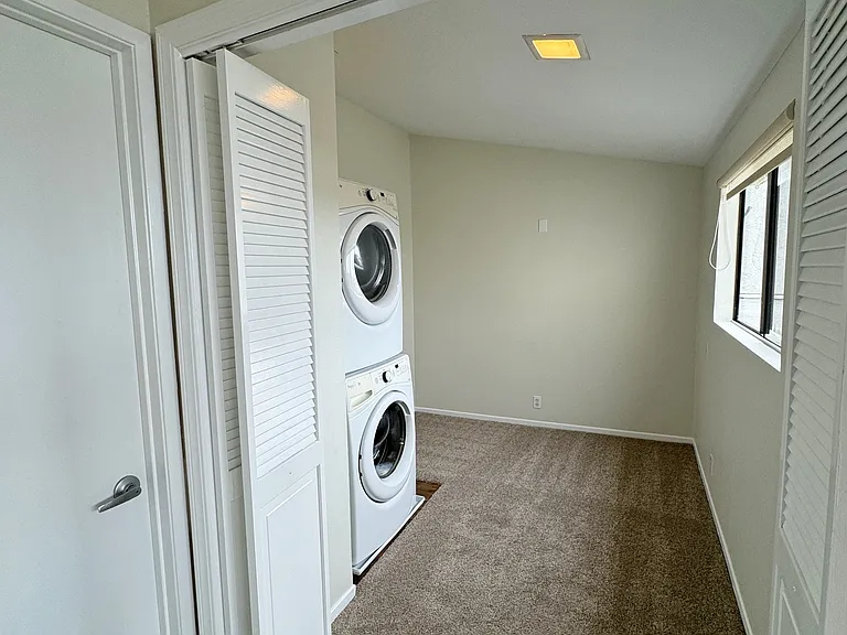 Laundry Room / Bonus Room