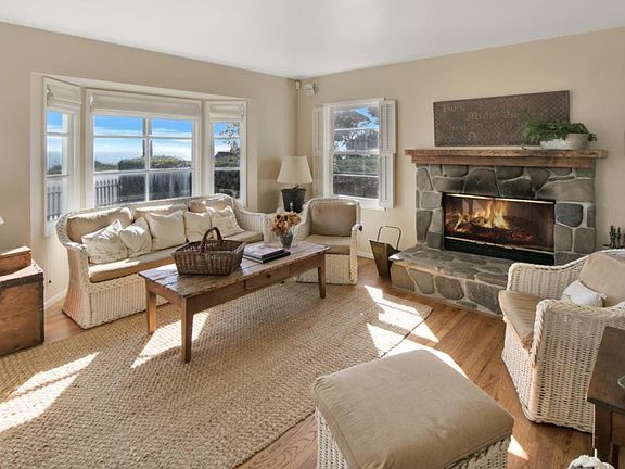 5th image of 1226 W Cliff Dr