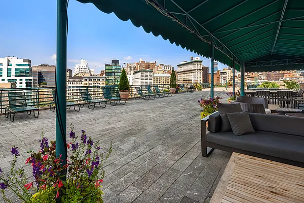 Rented by Compass | media 25