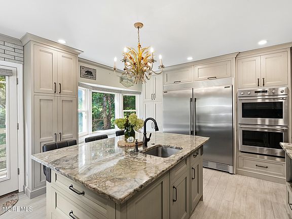 3rd image of 428 Redmond Avenue