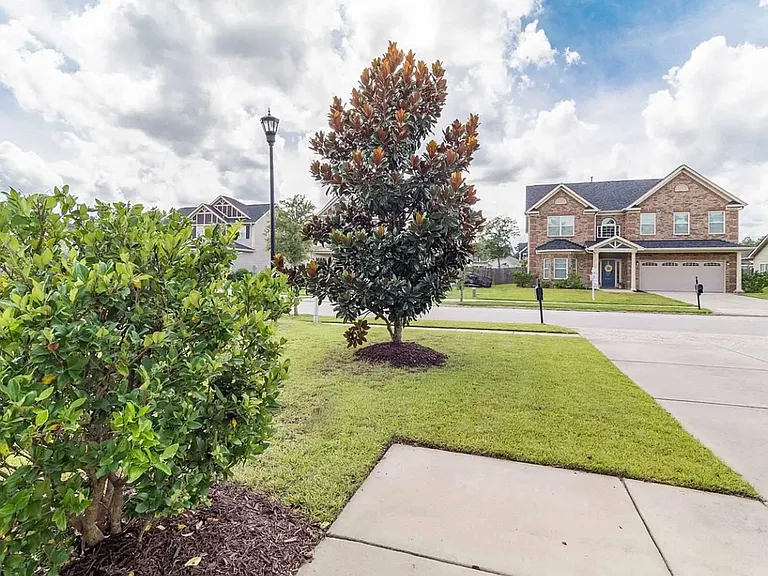 322 Tufton Ct — Photo 5