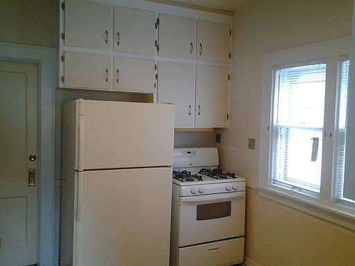 5th image of 1346 Paris Ave NE