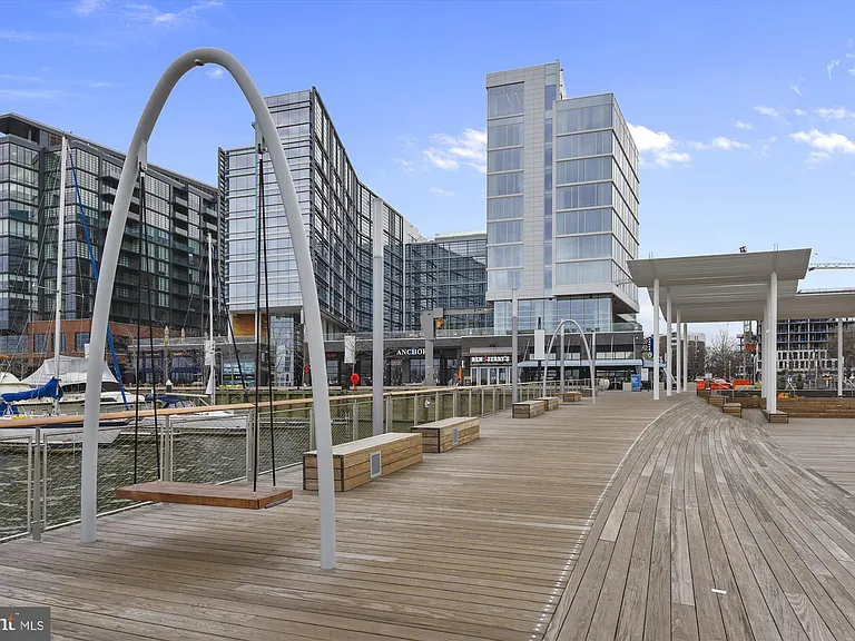 335 N St SW #335 — Photo 32