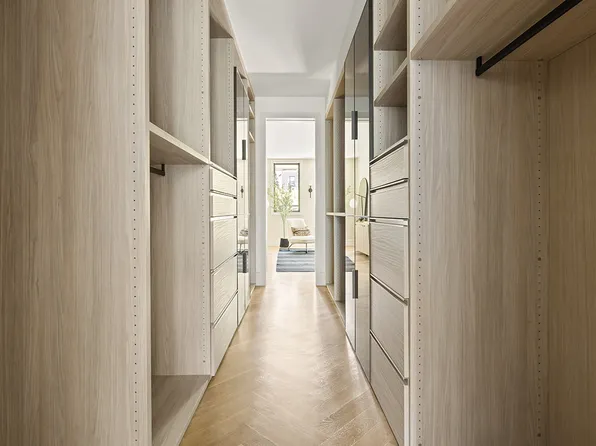 966 Bergen Street image 18 of 34