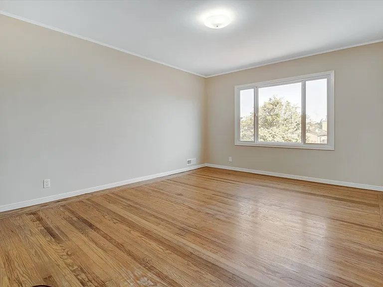 14 Castlemont Ave — Photo 19