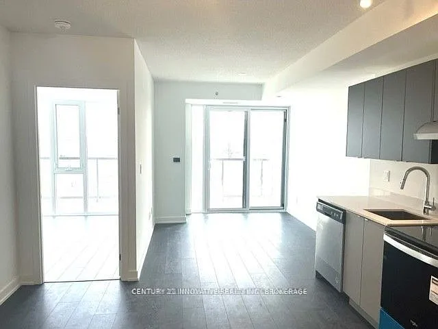 3200 Dakota Cmn #B405 — Photo 2