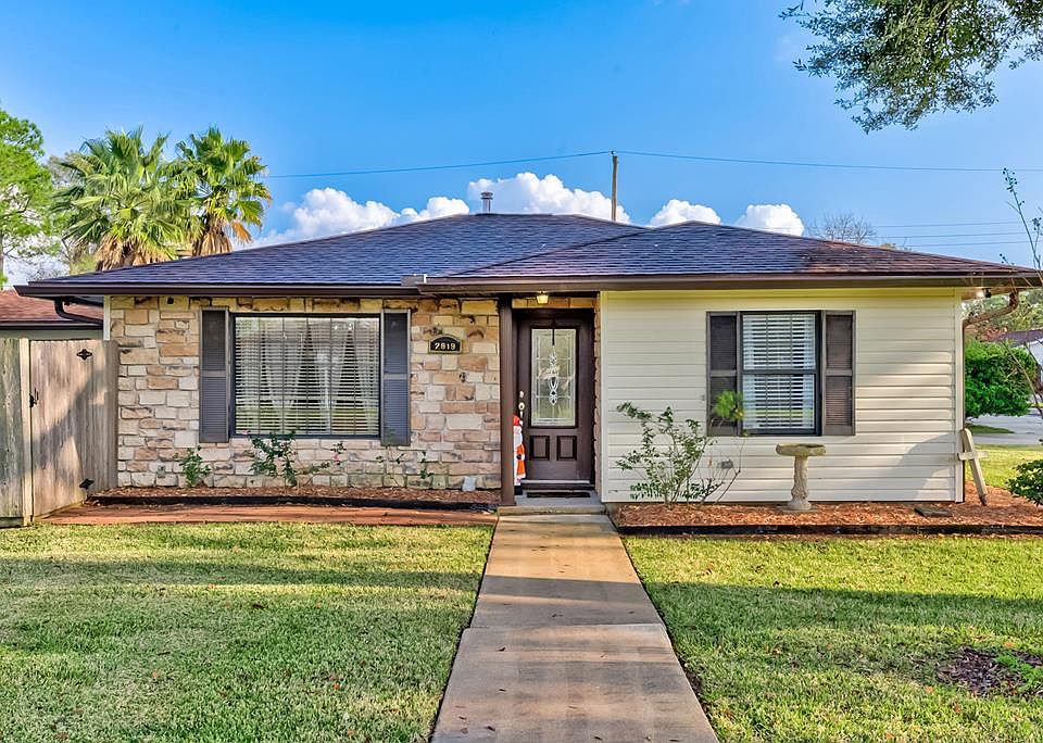 1st image of 2819 Uvalde Ave