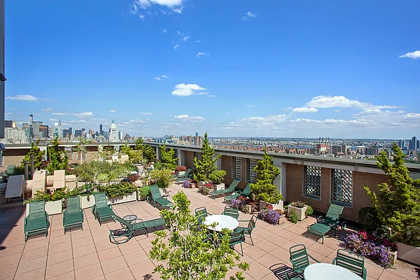 Rented by Douglas Elliman | media 23