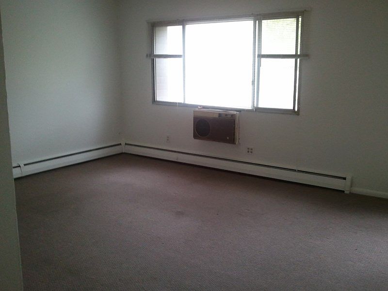2nd image of 829 N Court St