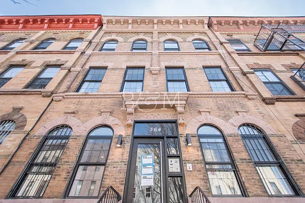 Rented by Brick&Mortar | media 111