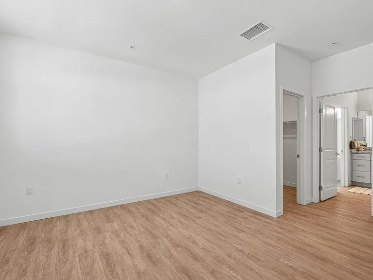 Altitude Apartments — Photo 29