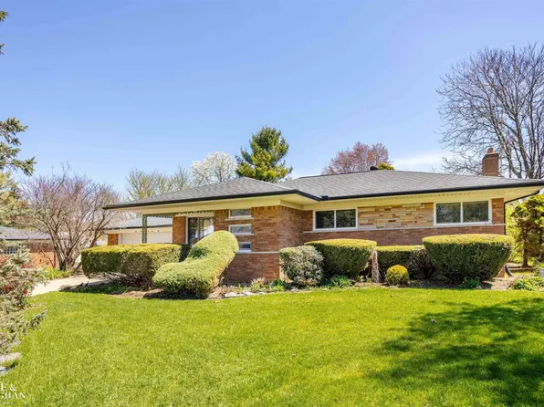 53246 Mark Dr, Shelby Township, MI 48316