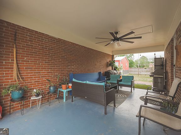 3rd image of 106 Beaver Dr