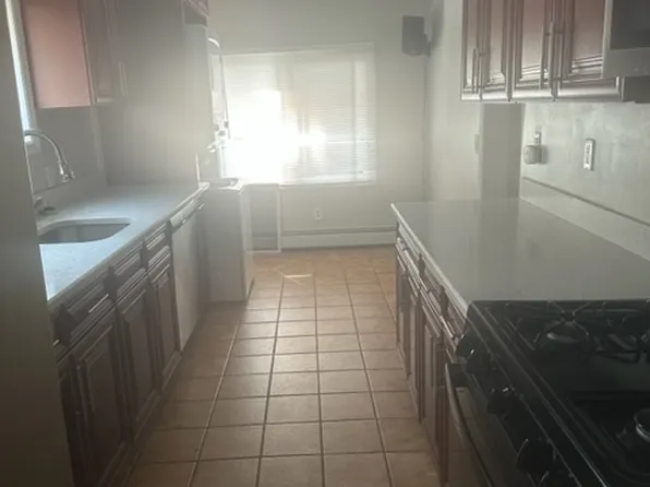 (undisclosed Address), Oceanside, NY 11572