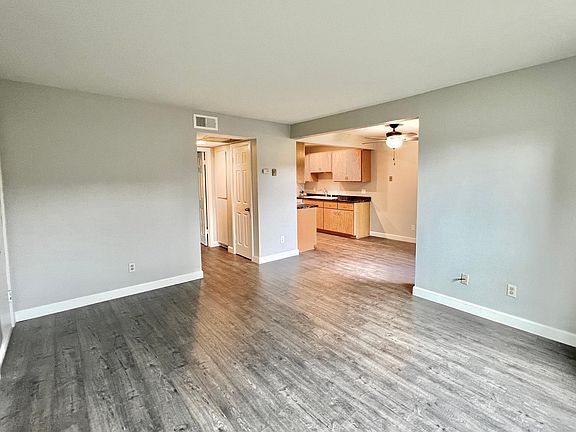 5th image of 1515 Border Ave APT B