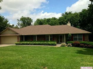 821 Chatsworth Dr, Grove, OK 74344
