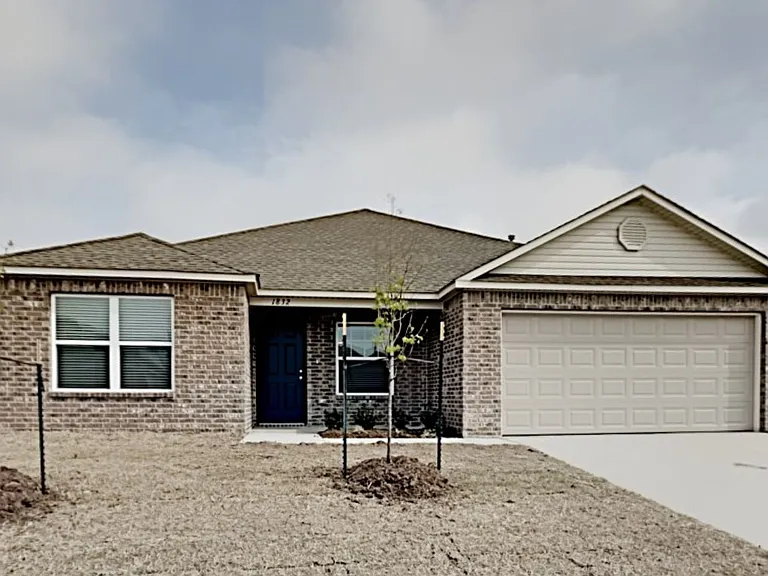 1832 Jack Rabbit Ln — Photo 1