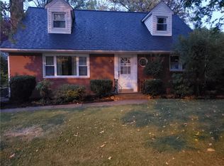 1136 W Gore Rd, Erie, PA 16509