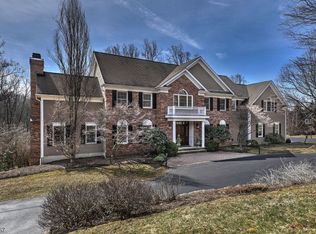 9 Pond View Rd, Chester, NJ 07930