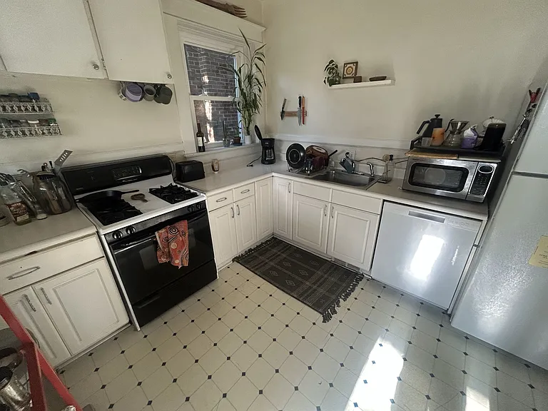 655 N Corona St — Photo 10