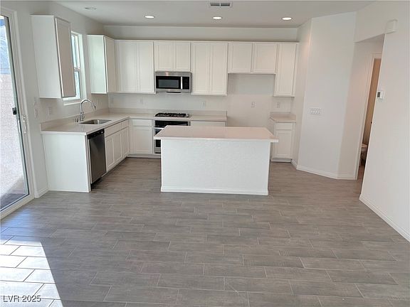 4th image of 4763 Illustria Ave