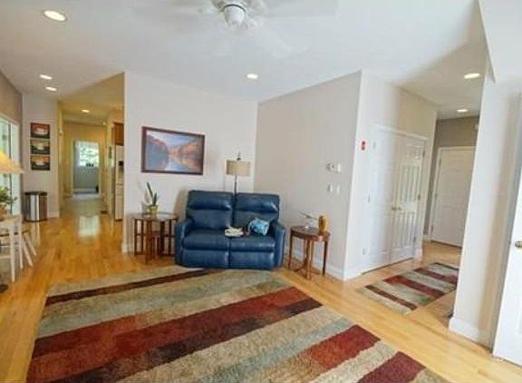 5th image of 30 Sugar Plum Ln