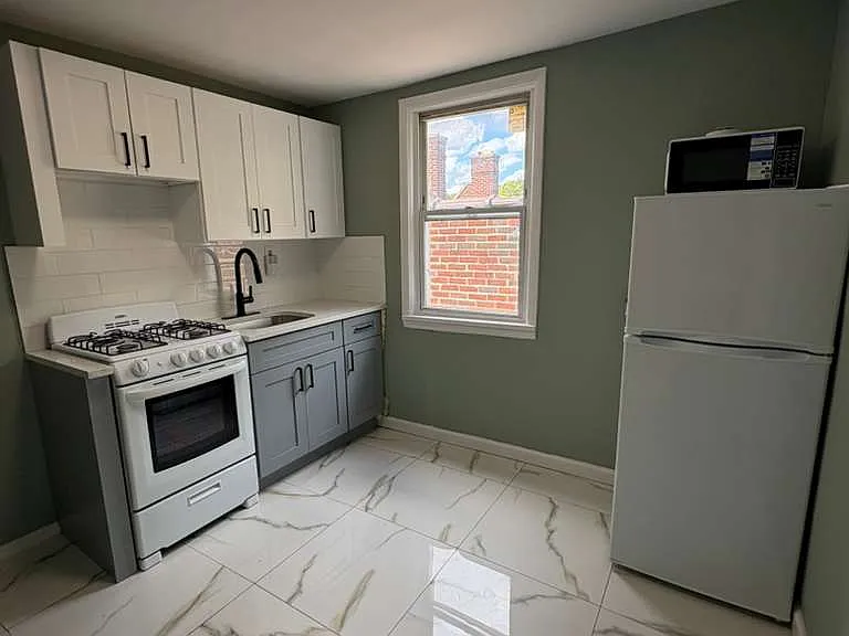 274 S 8th St — Photo 5