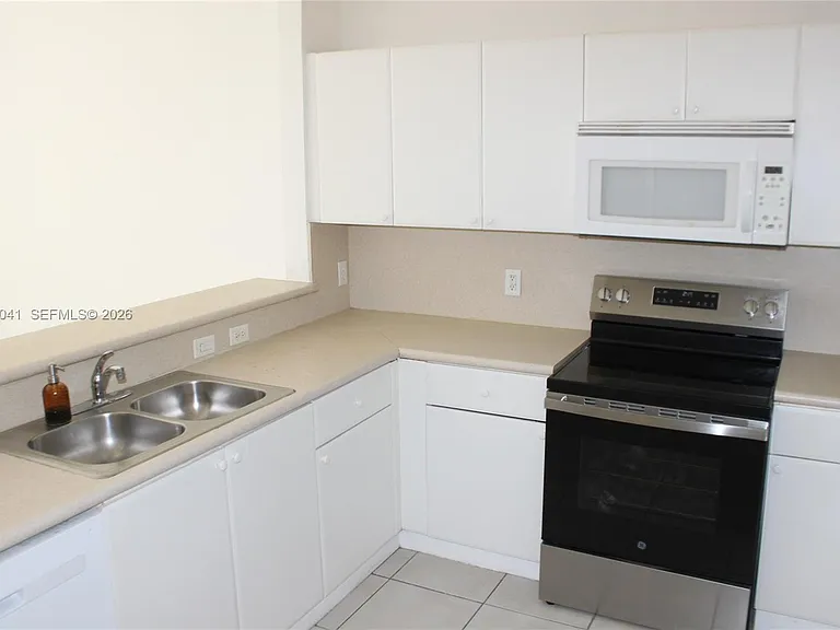 4284 SW 157th Ave #127 — Photo 3
