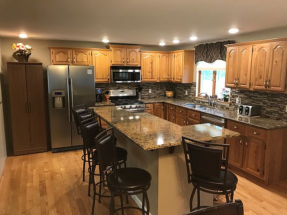 2nd image of 77 Glen Acre Dr