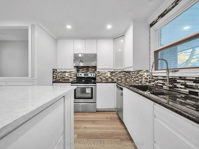 5 Centennial Dr — Photo 17