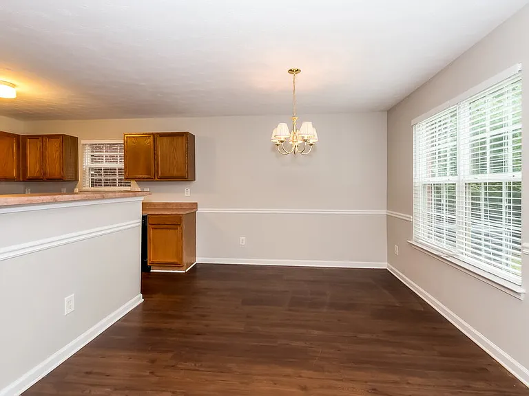161 Rankin Cir — Photo 3