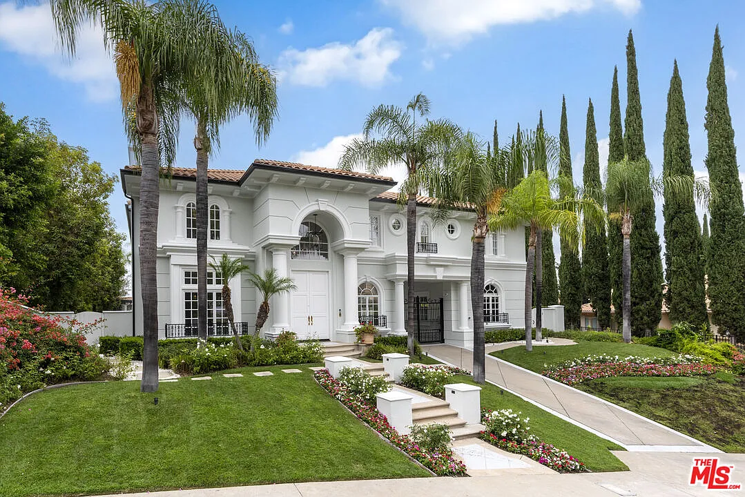 6 bed, 7.5 bath, 6399 sqft, $19,995 — Photo 4