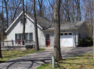 110 Clarissa Ln, Houghton Lake, MI 48629