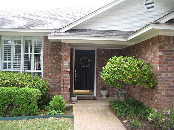2nd image of 722 Wheatland Dr