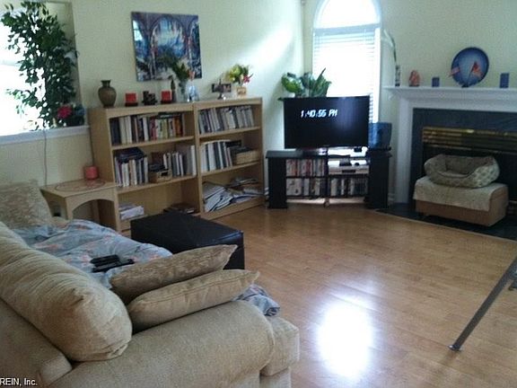 4th image of 216 Hornbeam Dr