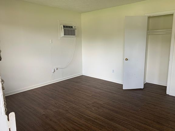 3rd image of 705 N Main St #B