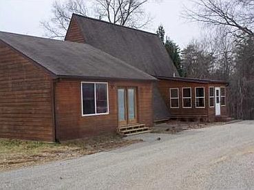 3rd image of 2135 Iroquois Ln