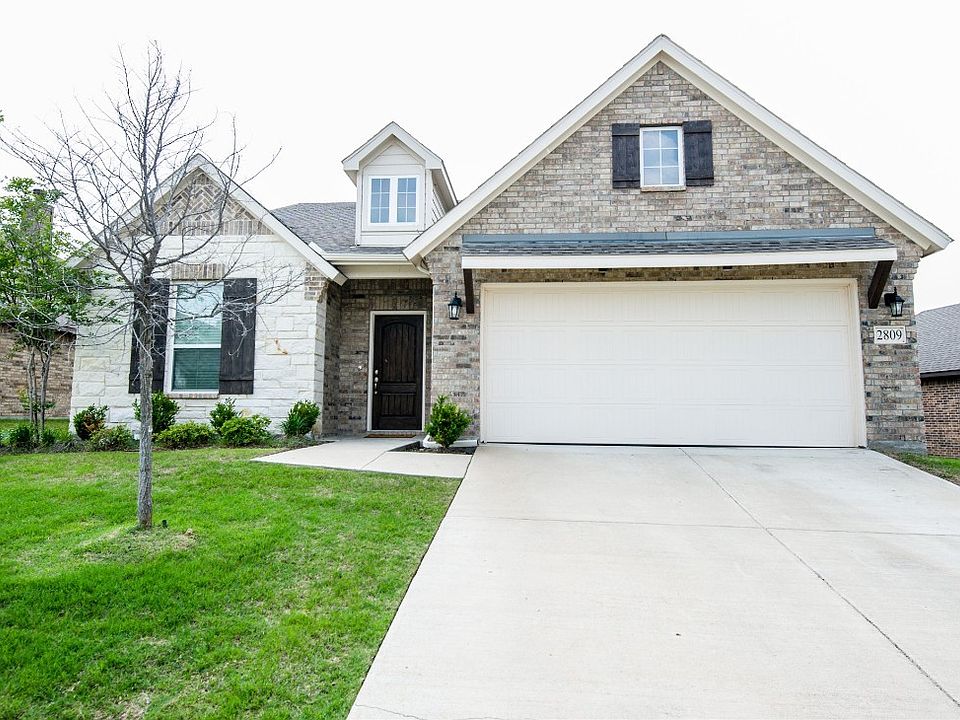 1st image of 2809 Belmont Dr