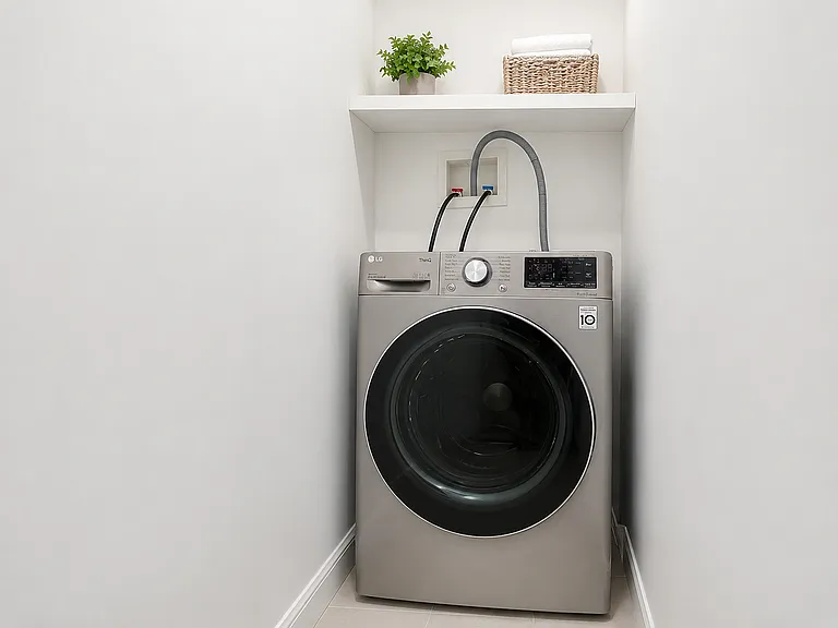 698 Hancock St #2L — Photo 5
