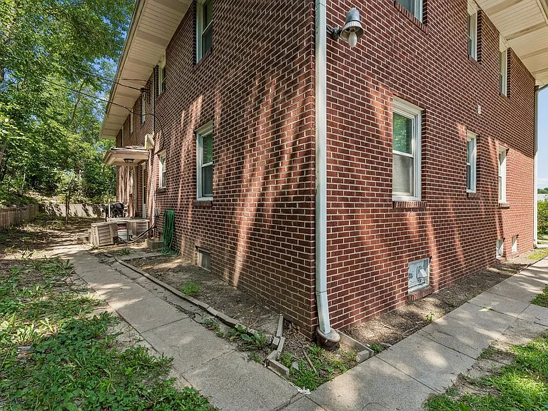 1210 N 60th St — Photo 23