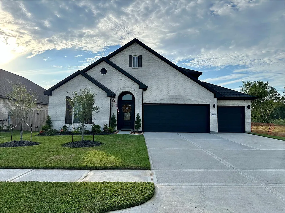 23609 Zinfandel Dr