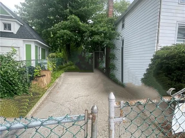 239 Sharpe Ave, Staten Island, NY 10302