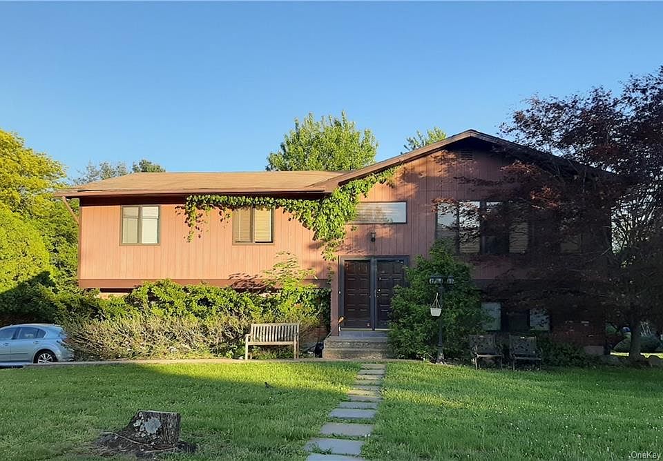 1st image of 22 Concord Dr