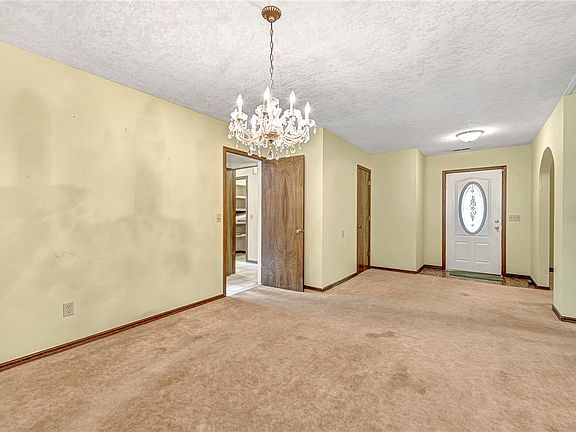 5th image of 214 Overhill Dr