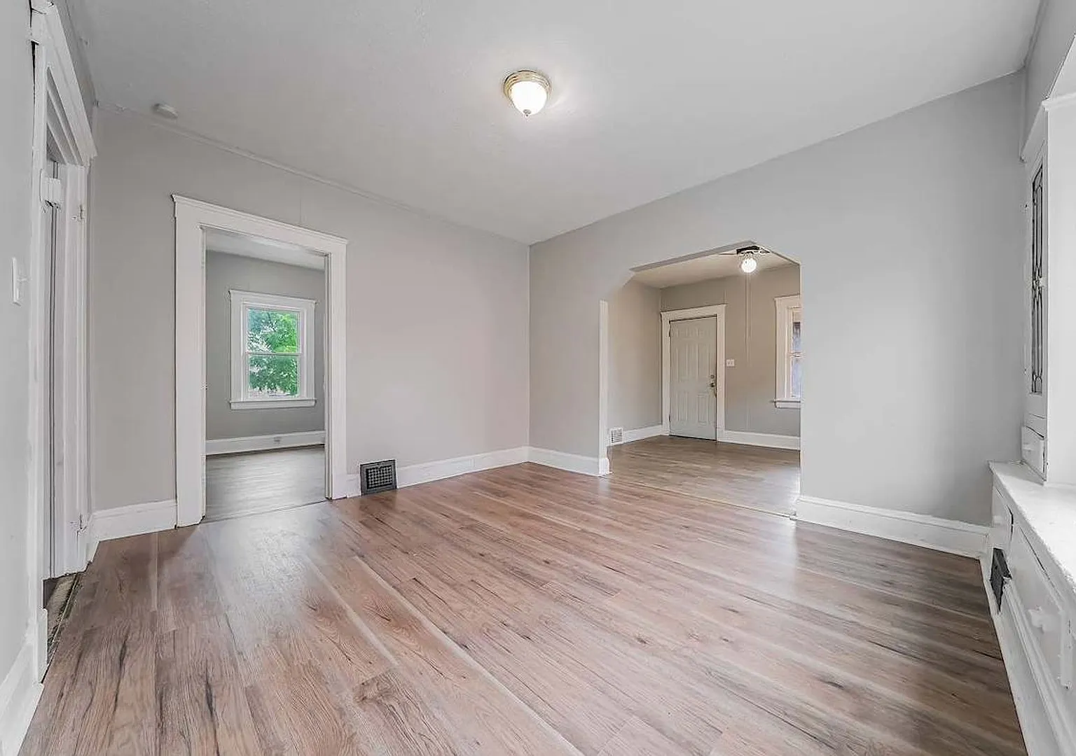 3484 W 58th St — Photo 2