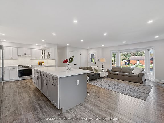 4th image of 3914 Rosemary Ln