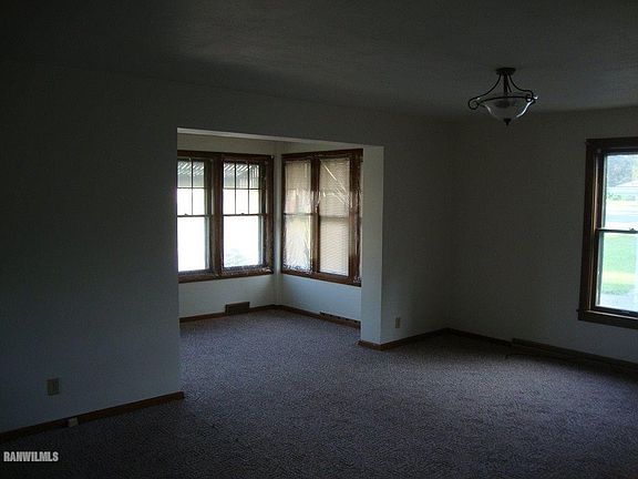 3rd image of 913 S West Ave
