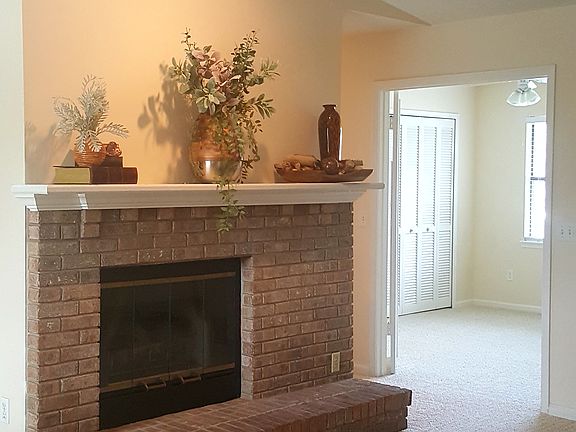 3rd image of 7562 Falcon Trace Dr W