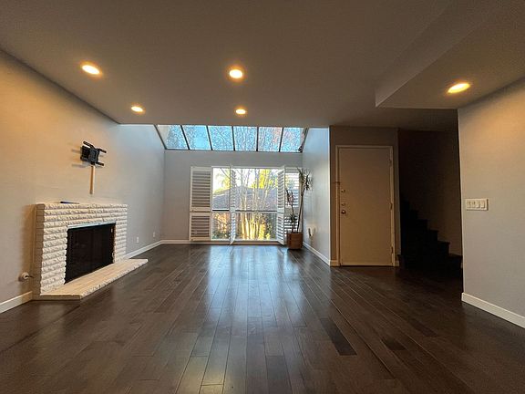 2nd image of 5456 Hermitage Ave APT 1